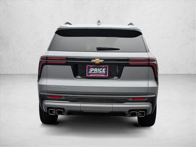 Used 2025 Chevrolet Traverse LT image 7