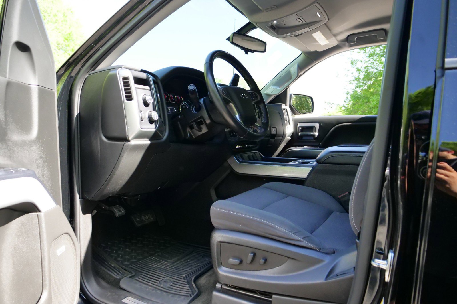 Used 2018 Chevrolet Silverado 1500 LT w/ All Star Edition AWD/4WD image 21