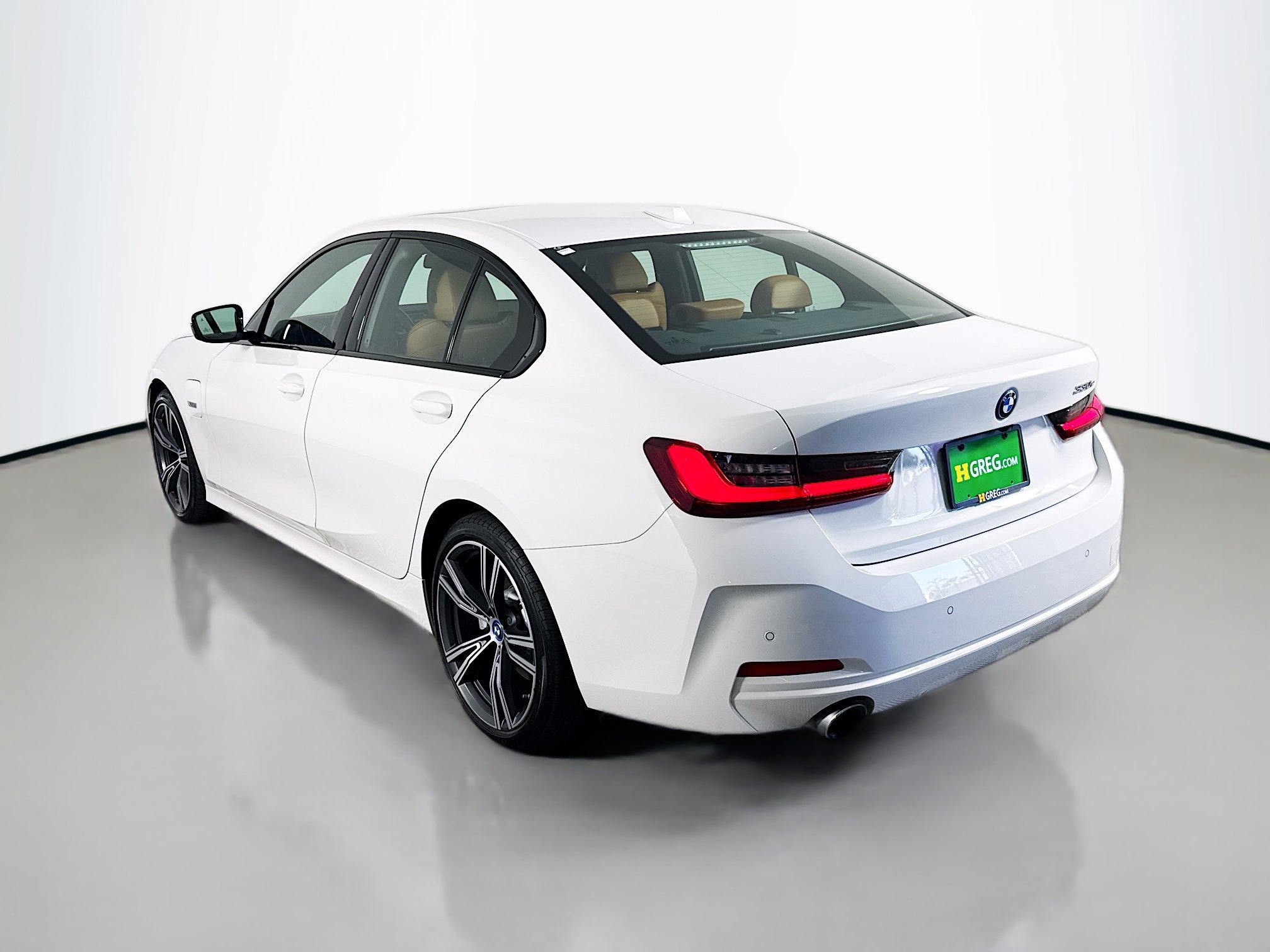 Used 2023 BMW 330e w/ Driving Assistance Package image 7