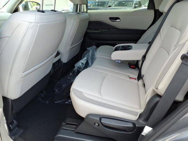 New 2026 Nissan Pathfinder SL AWD/4WD image 5