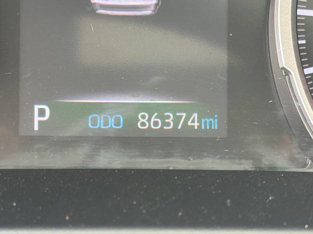 Used 2020 Toyota RAV4 XLE Premium image 16