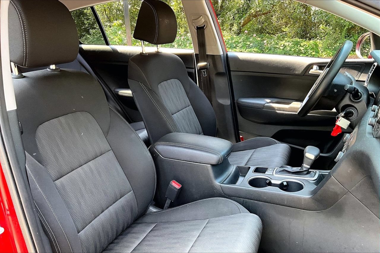 Used 2019 Kia Sportage LX FWD image 29