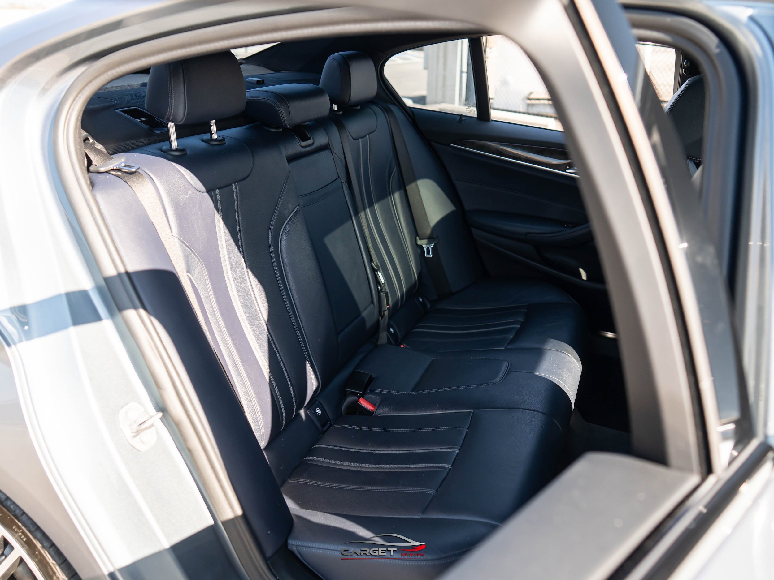 Used 2019 BMW 540i w/ M Sport Package image 18
