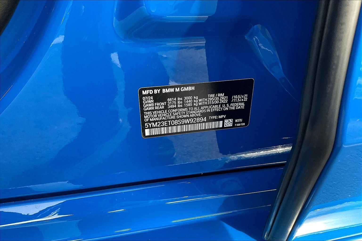Used 2025 BMW X6 M Competition w/ Executive Package image 35