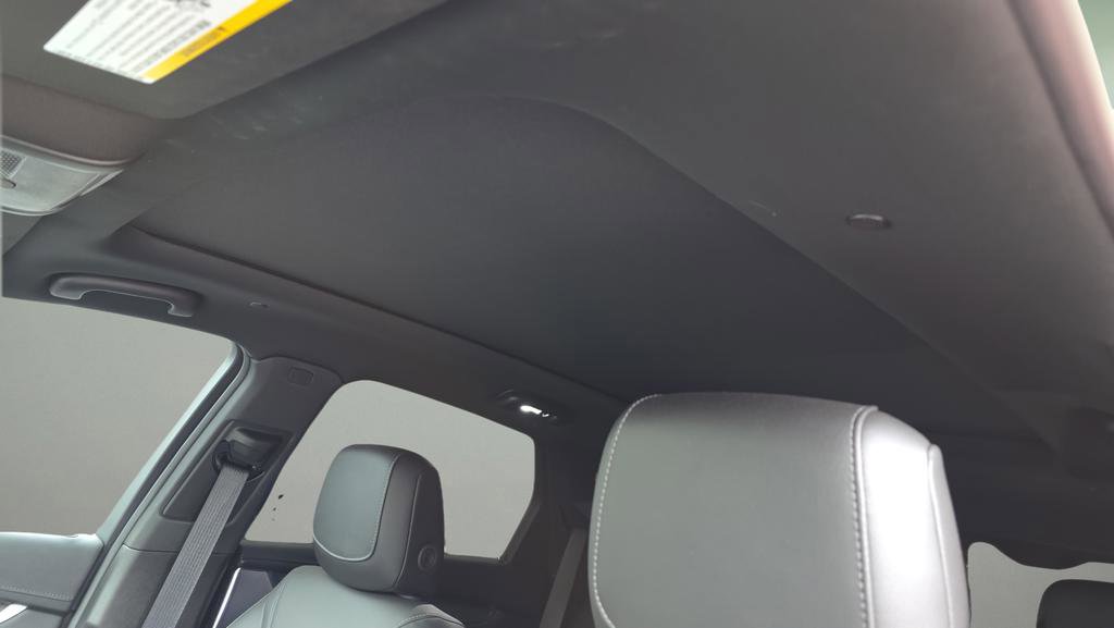 Certified 2025 Cadillac XT5 Sportv w/ Technology Package image 12