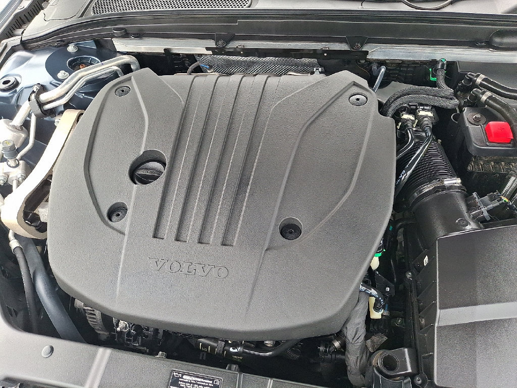 Used 2022 Volvo S60 B5 Momentum w/ Premium Package FWD image 26