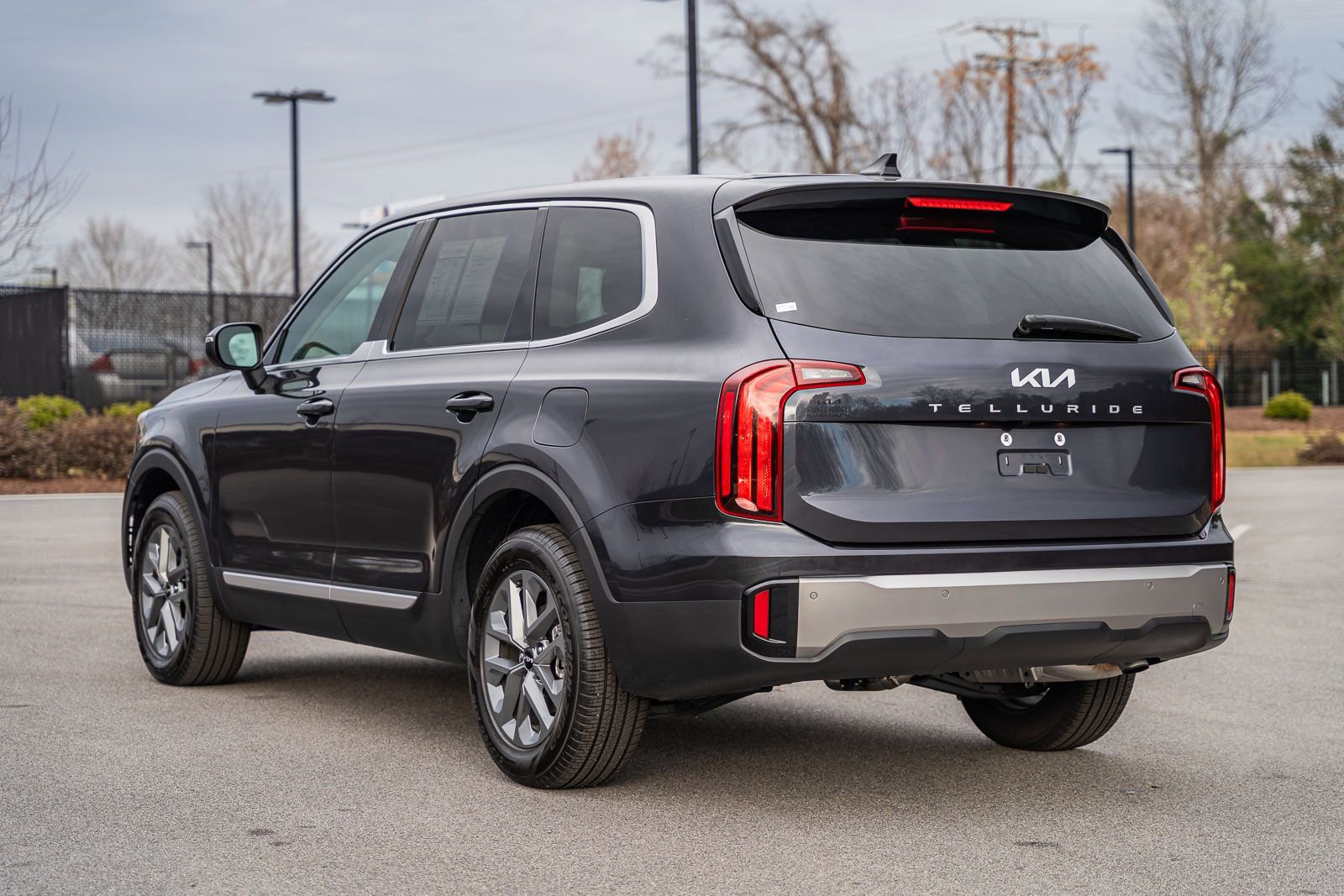 Used 2025 Kia Telluride LX image 5