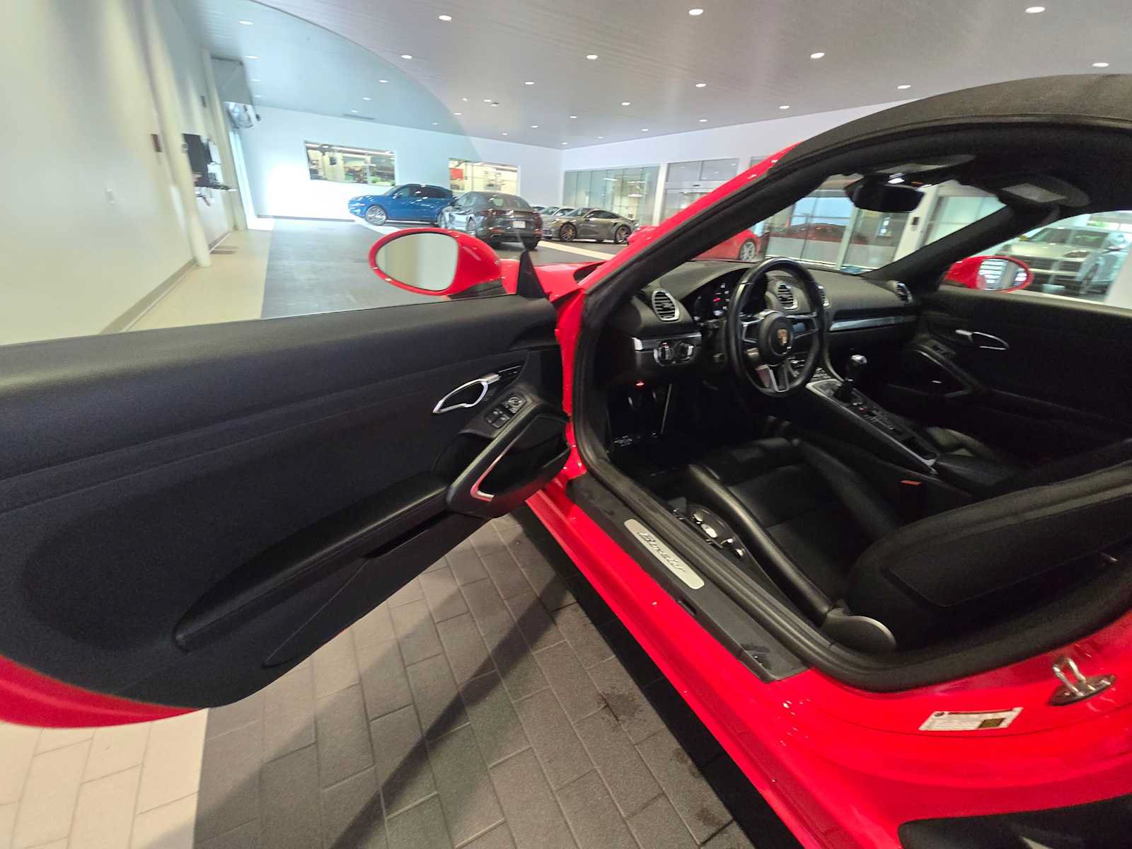Used 2017 Porsche 718 Boxster RWD image 18