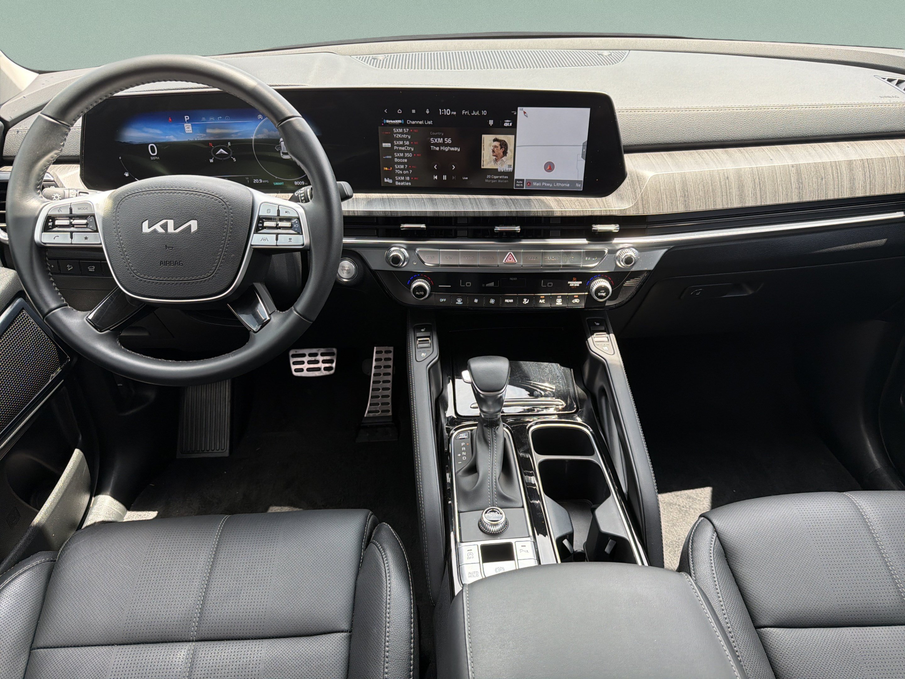 Used 2025 Kia Telluride SX w/ SX Captain's Chair Package FWD image 9