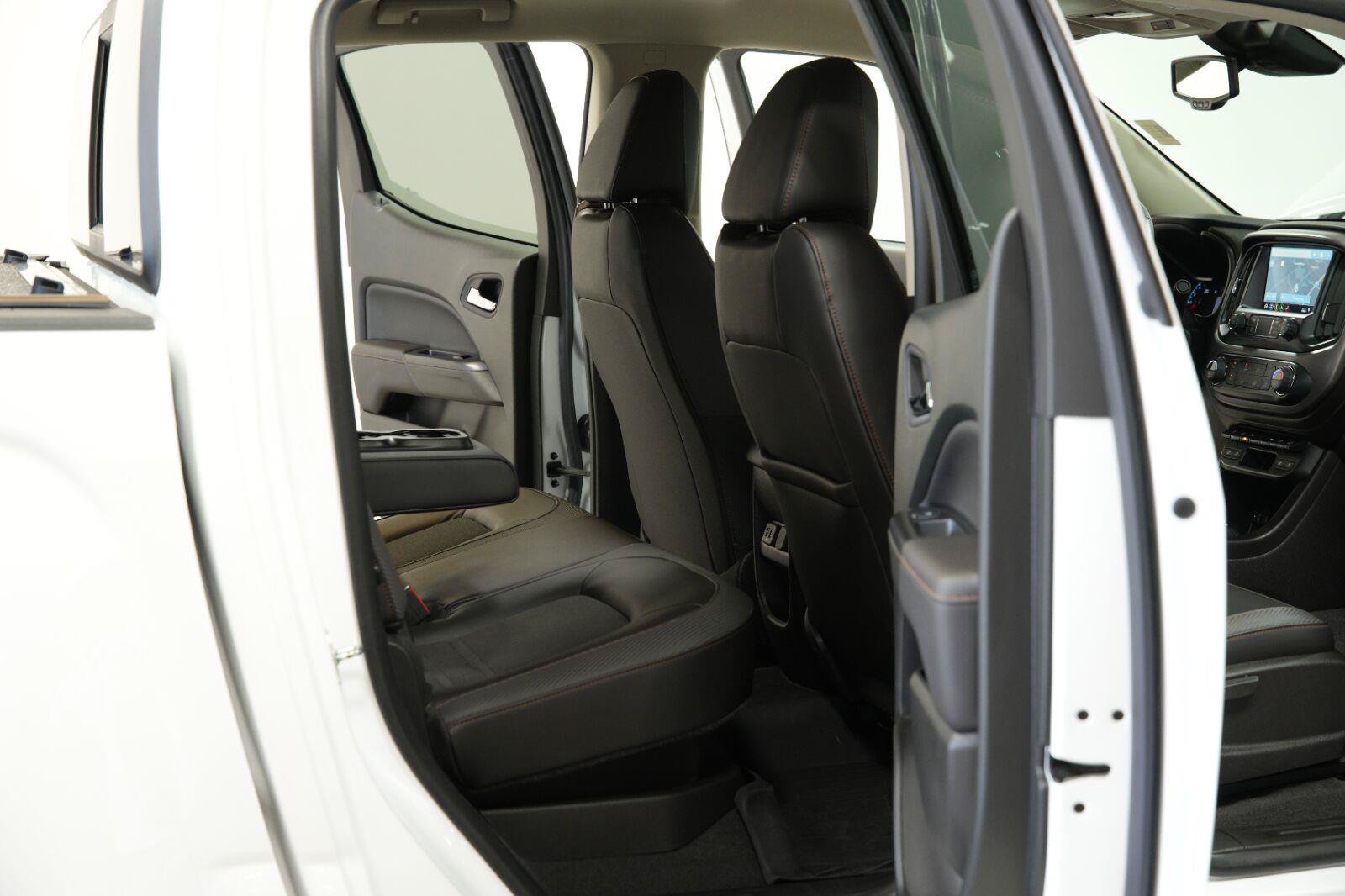 Certified 2022 GMC Canyon AT4 w/ Driver Alert Package AWD/4WD image 13