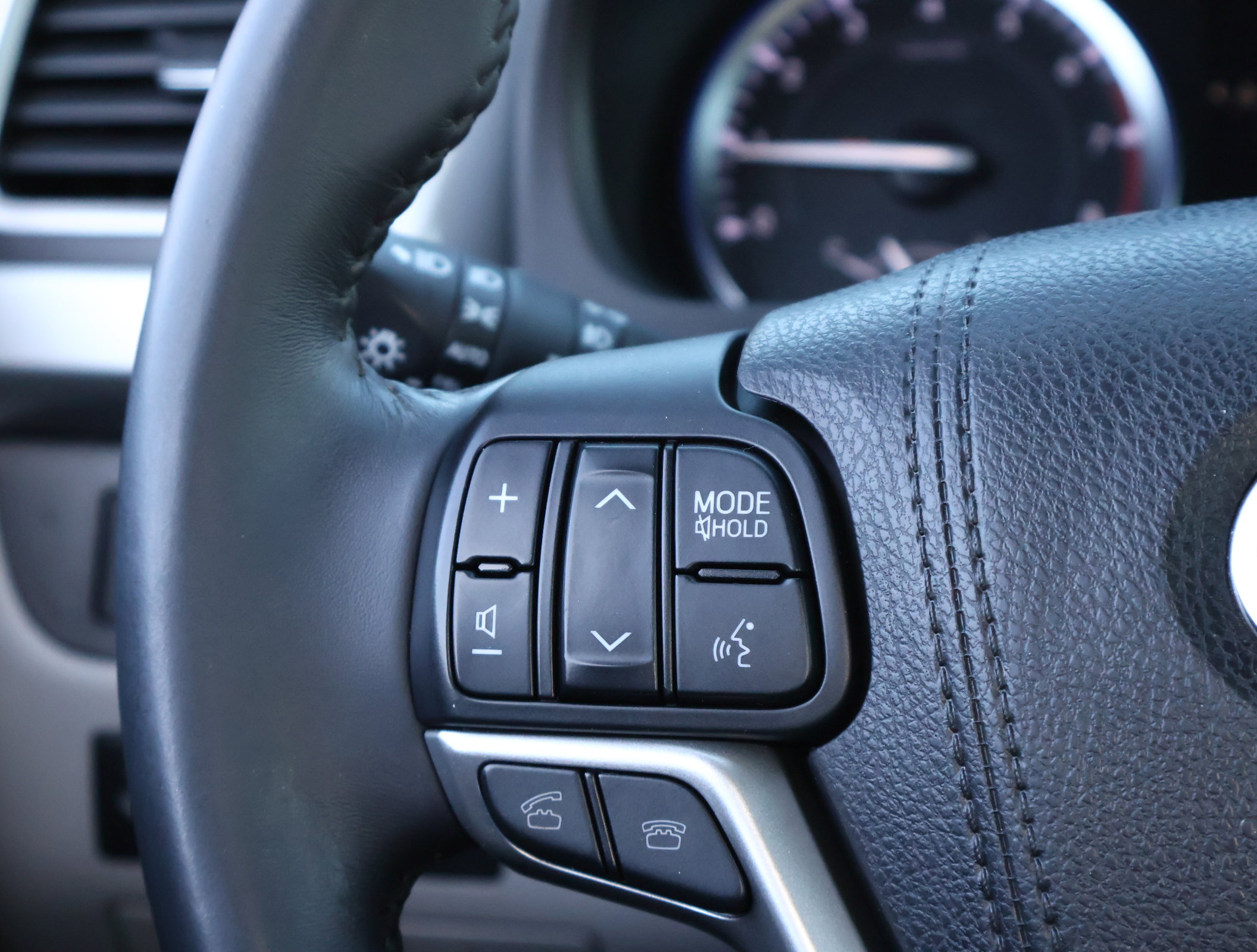 Used 2016 Toyota Highlander Limited w/ Driver Technology Package image 13