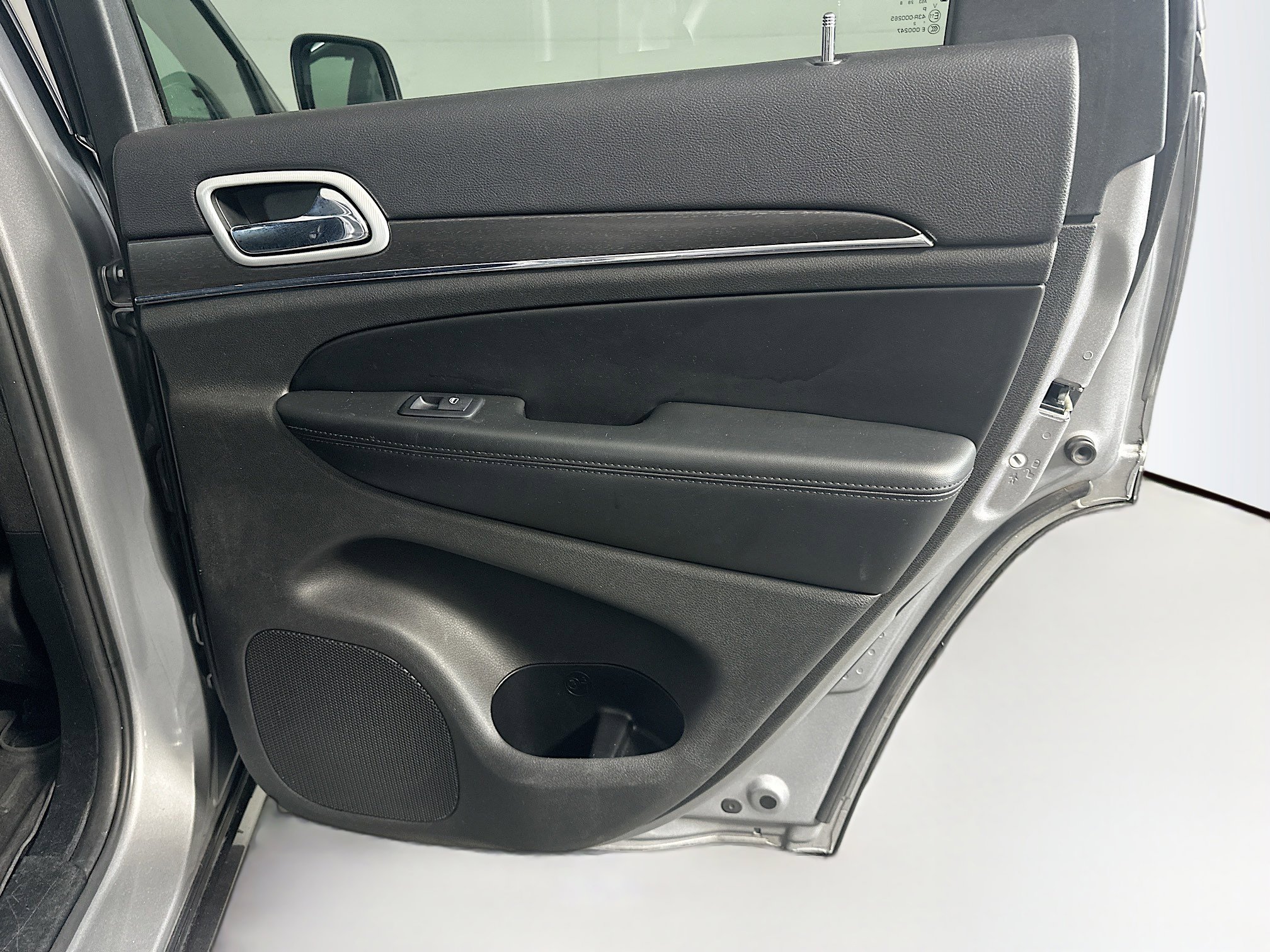 Used 2018 Jeep Grand Cherokee Limited image 33