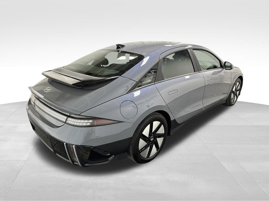 Used 2024 Hyundai Ioniq 6 SE AWD/4WD image 4