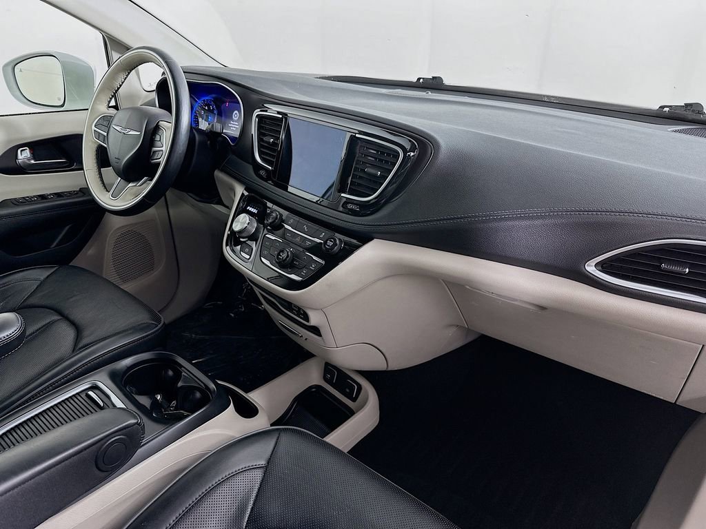 Certified 2020 Chrysler Pacifica Limited image 39