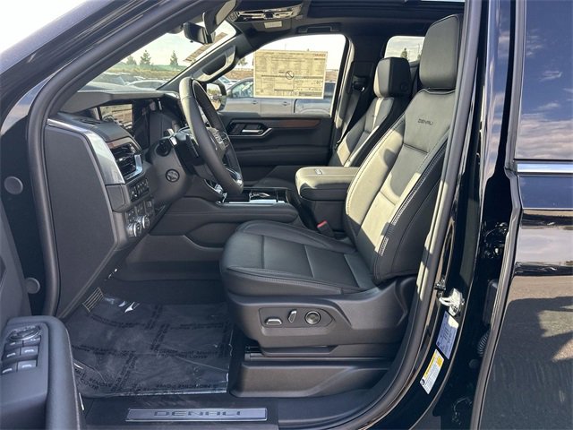 New 2026 GMC Yukon XL Denali w/ Denali Reserve Package image 17