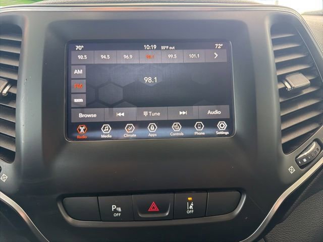 Used 2020 Jeep Cherokee Latitude Lux w/ Comfort/Convenience Group AWD/4WD image 19