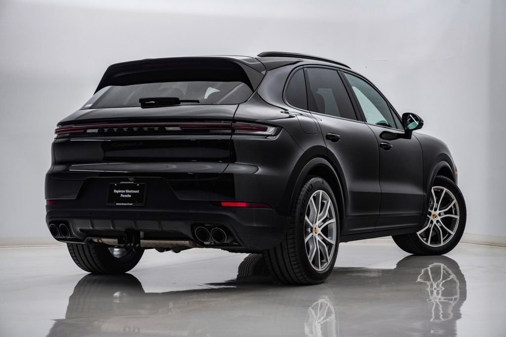 Certified 2024 Porsche Cayenne S AWD/4WD image 11
