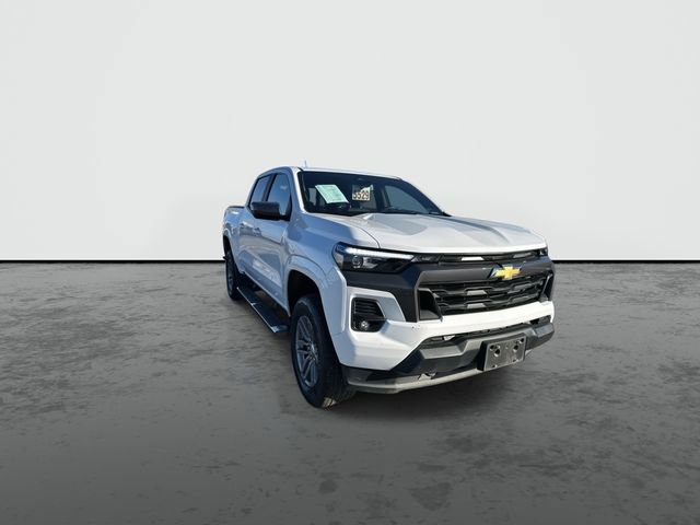 Used 2023 Chevrolet Colorado LT w/ LT Convenience Package III image 2