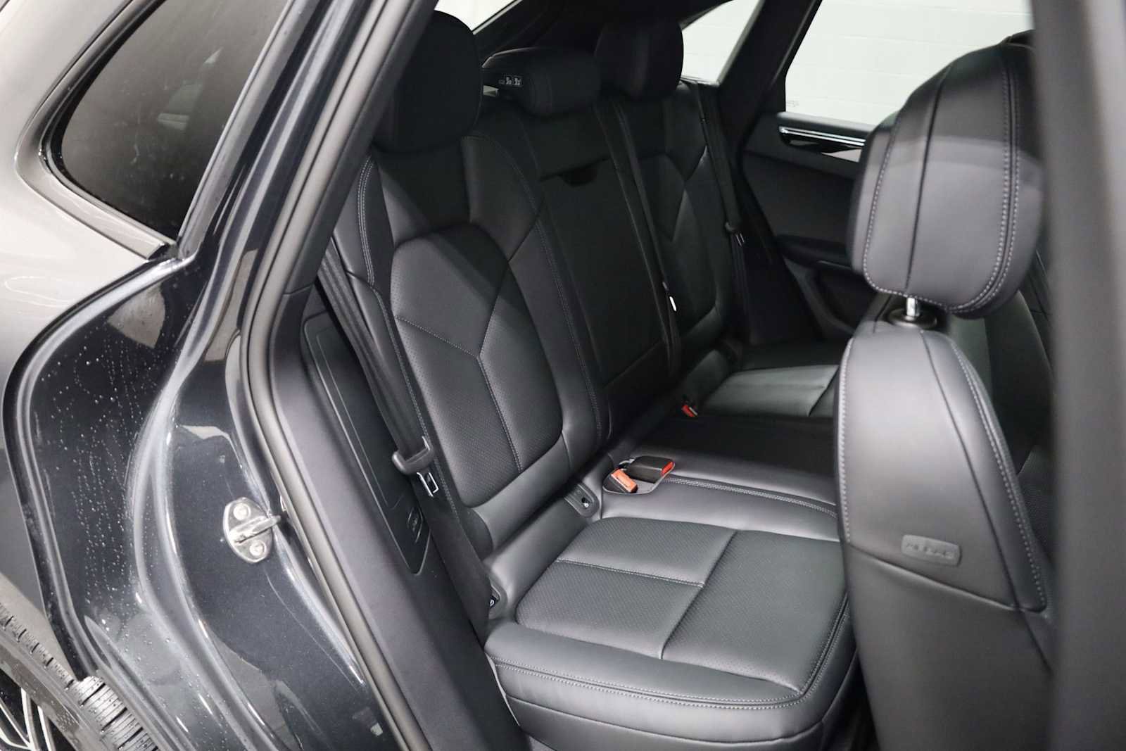 New 2026 Porsche Macan image 36