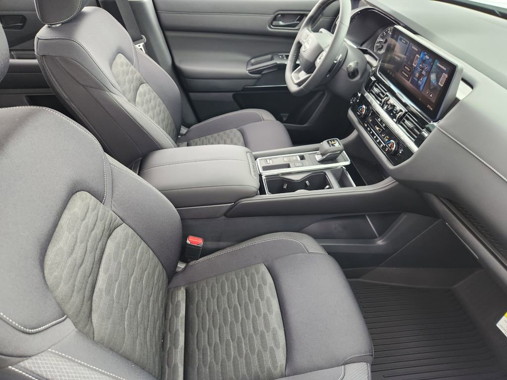 New 2026 Nissan Pathfinder SV image 10