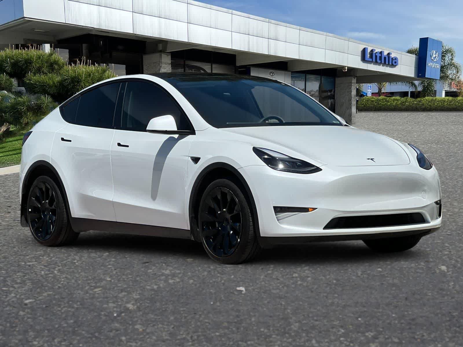 Used 2022 Tesla Model Y Long Range AWD/4WD image 10