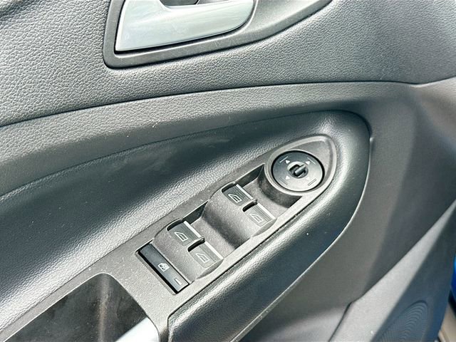 Used 2019 Ford Escape SE image 17