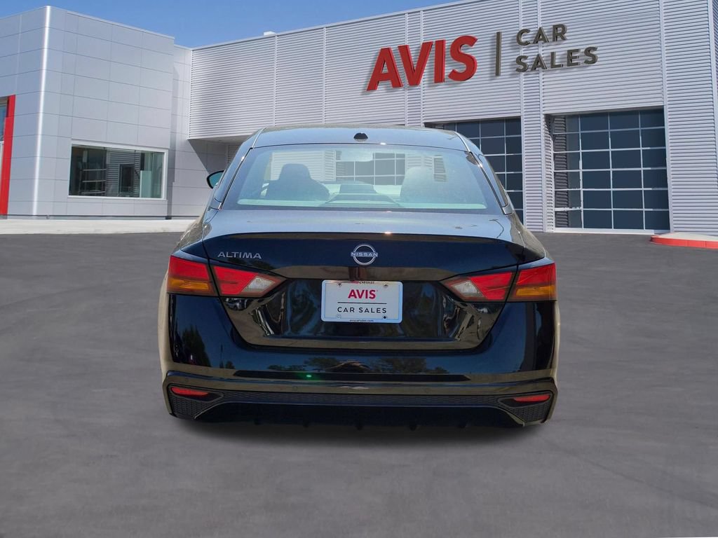Used 2025 Nissan Altima 2.5 SV FWD image 7