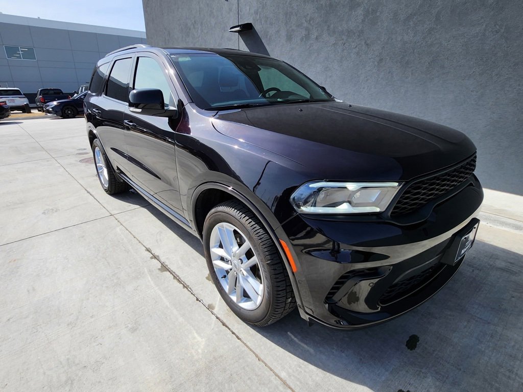 Used 2025 Dodge Durango GT image 3