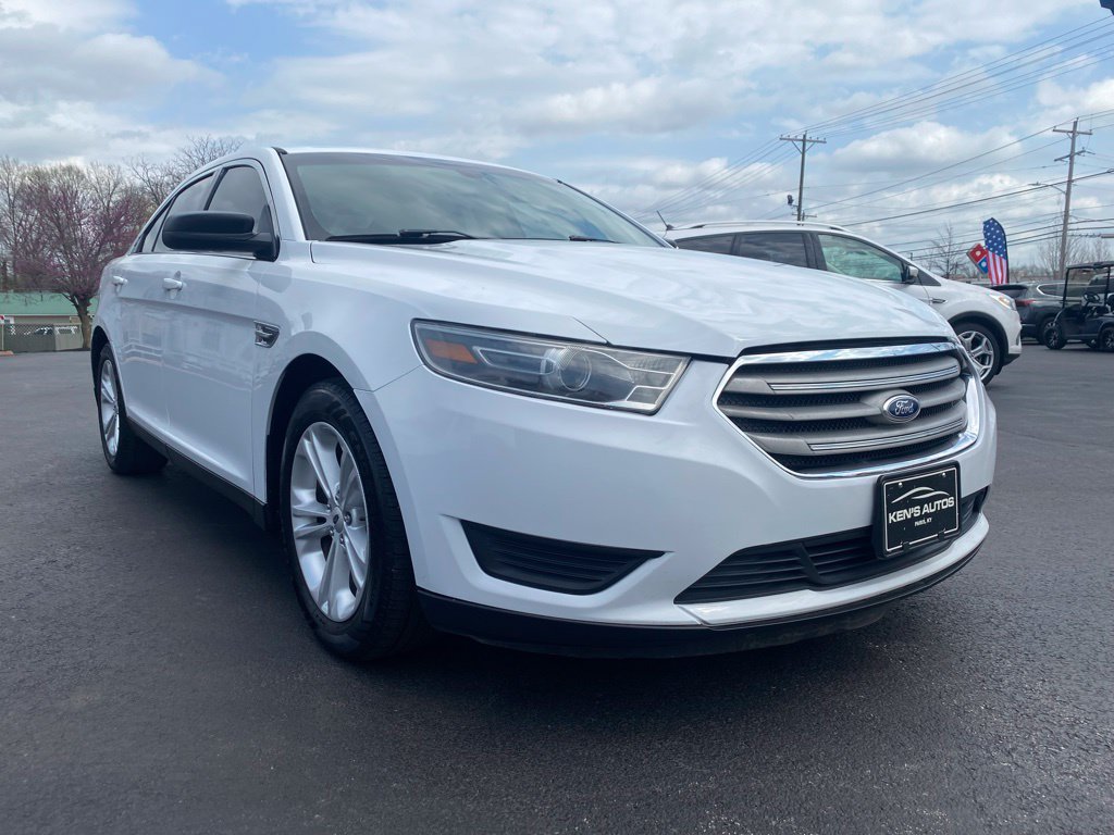 Used 2015 Ford Taurus Limited FWD image 3