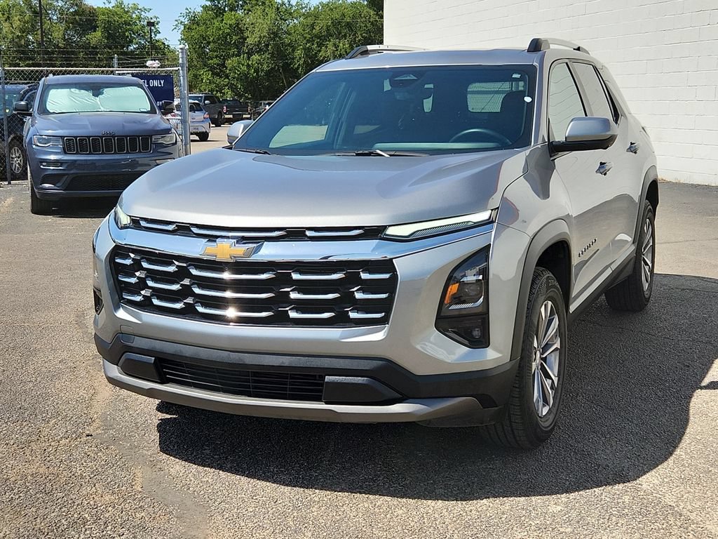 Used 2025 Chevrolet Equinox LT w/ Convenience Package II FWD image 4