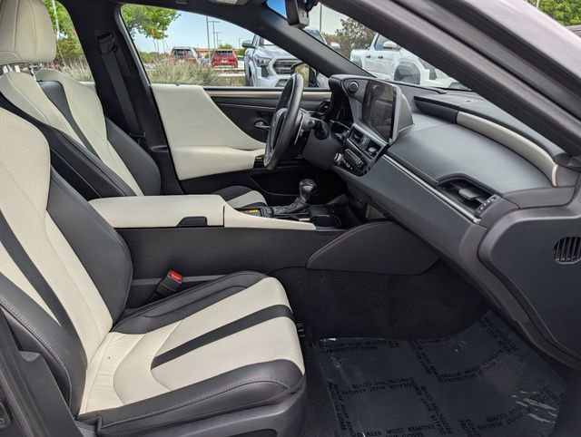 Used 2023 Lexus ES 300h F Sport image 33