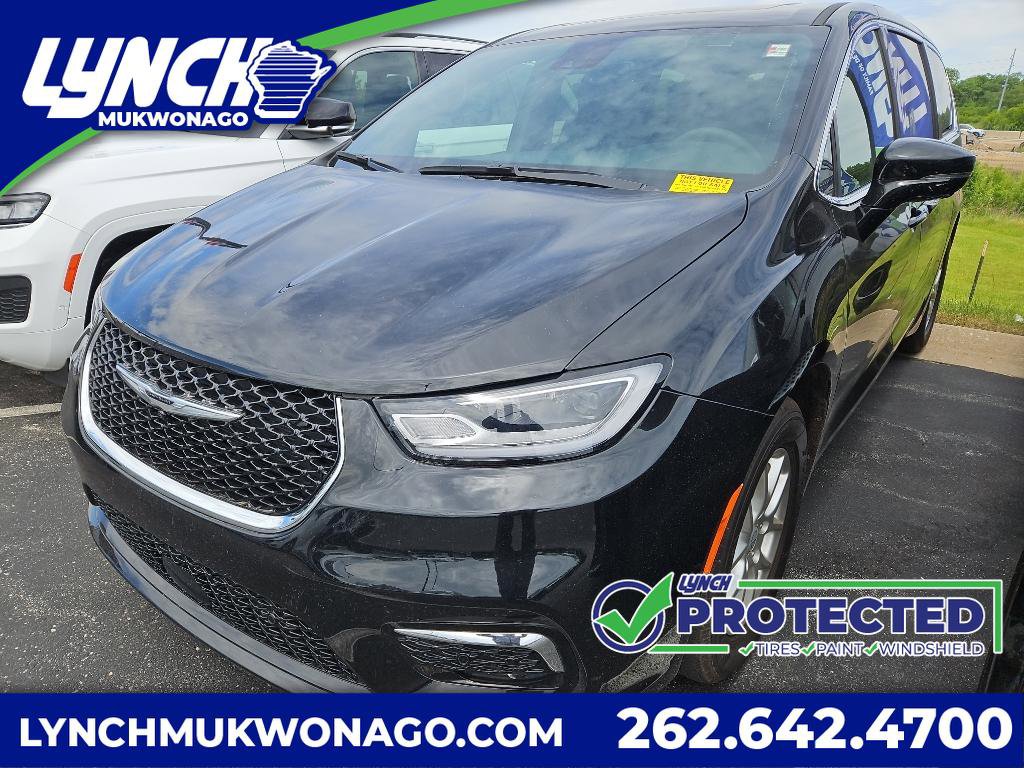 Used 2026 Chrysler Pacifica Select
