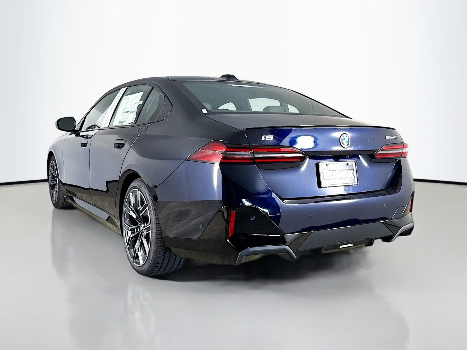 New 2026 BMW i5 eDrive40 w/ Executive Package image 5