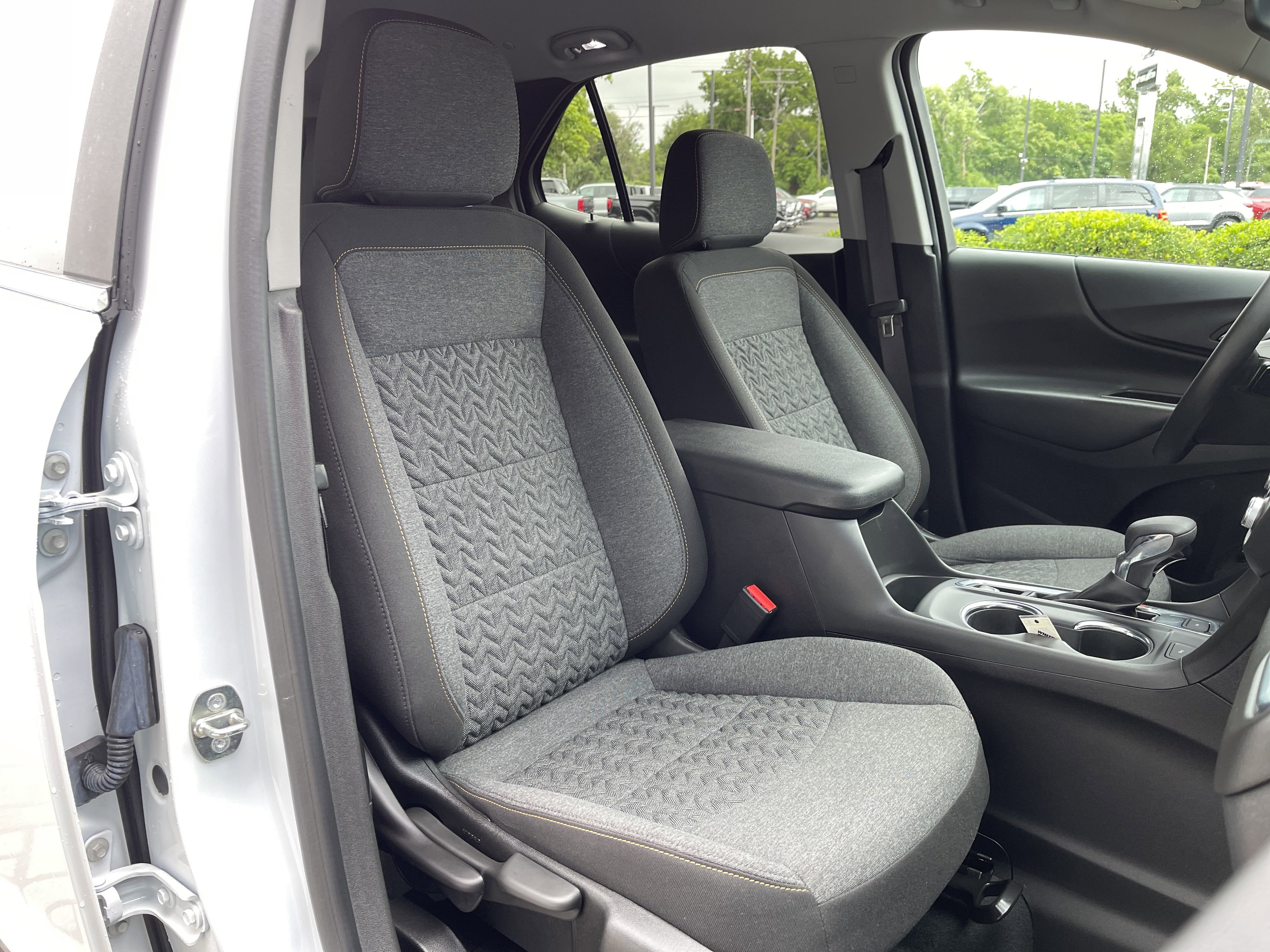 Used 2023 Chevrolet Equinox LT image 35