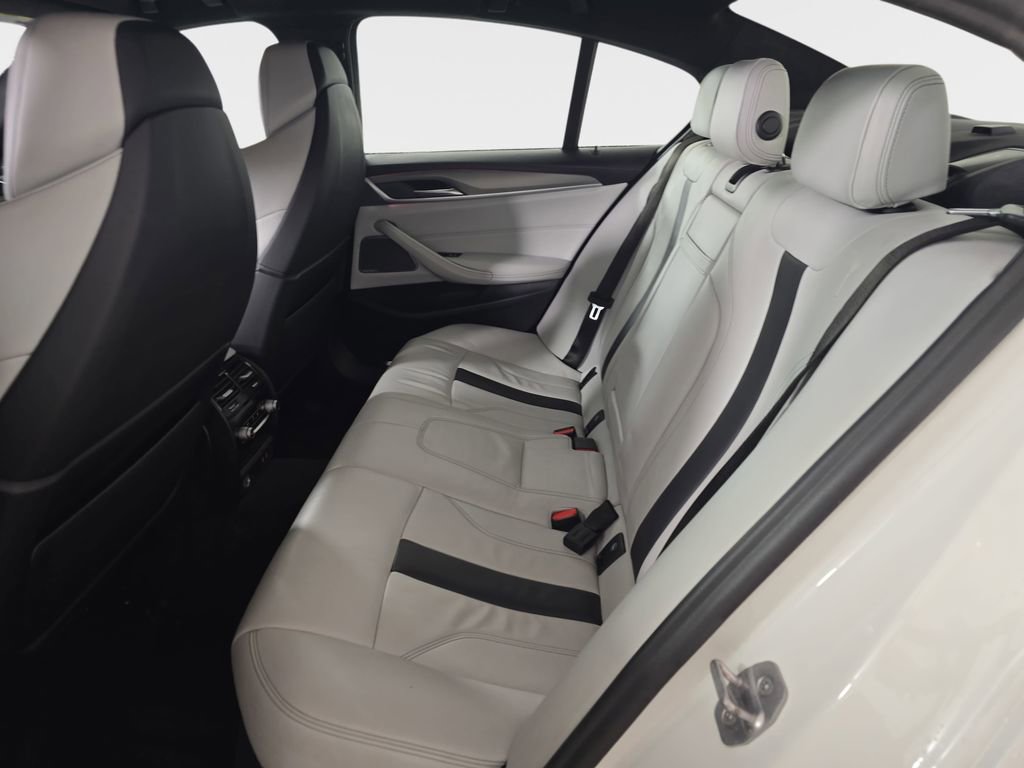 Used 2021 BMW M5 image 17