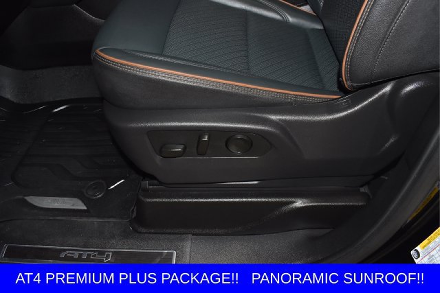 Used 2025 GMC Yukon AT4 w/ AT4 Premium Plus Package AWD/4WD image 35