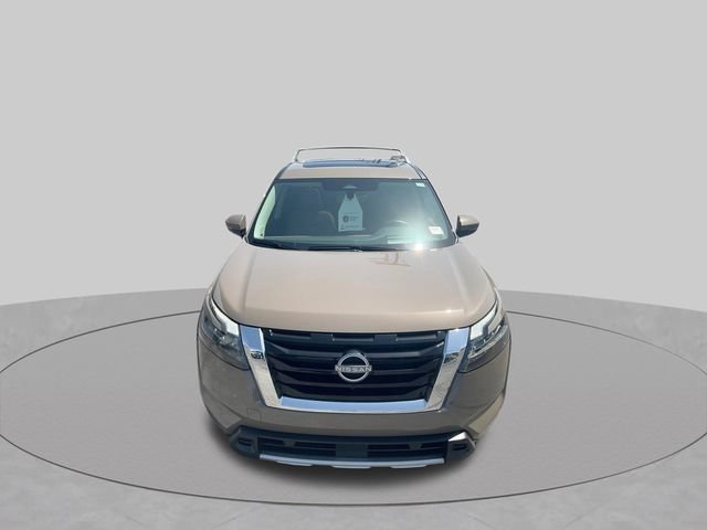 Certified 2025 Nissan Pathfinder Platinum w/ Cargo Package AWD/4WD image 39