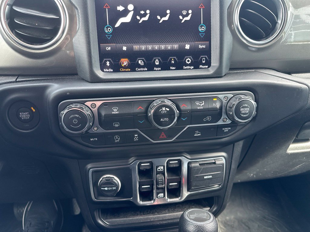 Used 2023 Jeep Wrangler Unlimited Sahara AWD/4WD image 17