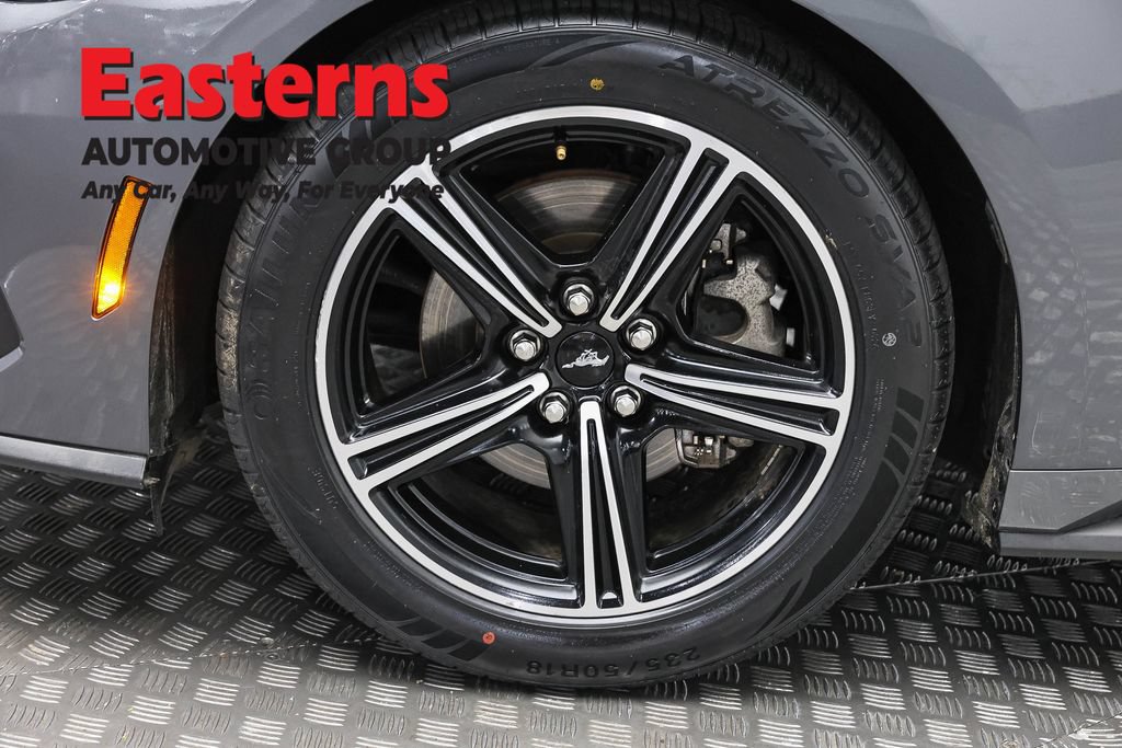 Used 2025 Ford Mustang Coupe RWD image 32