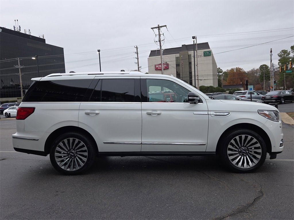 Used 2020 Lincoln Navigator Reserve w/ Luxury Package image 6