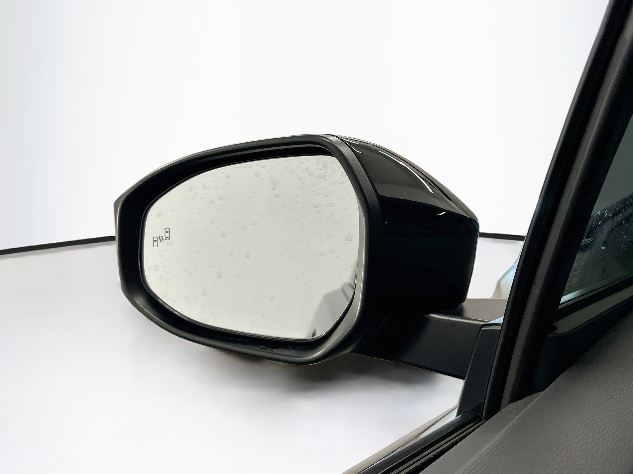 Used 2024 Toyota Prius XLE FWD image 16