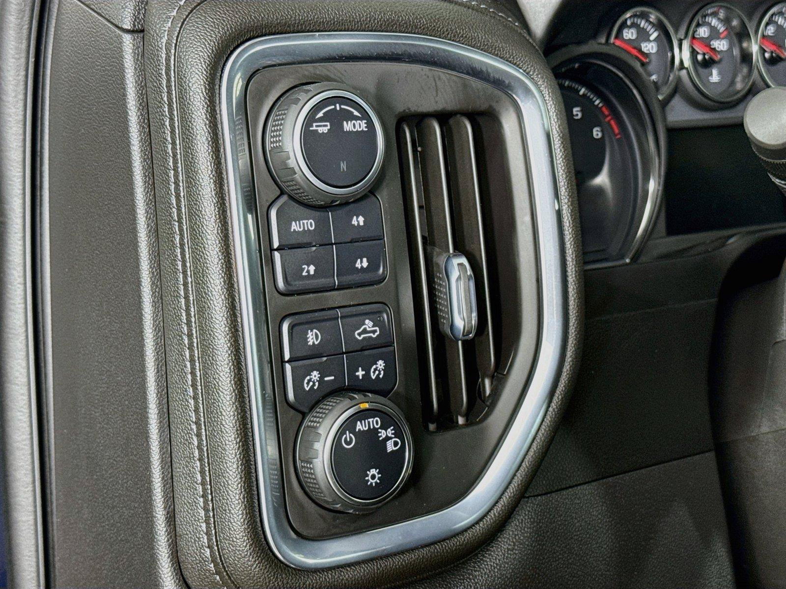 Used 2021 Chevrolet Silverado 1500 LT Trail Boss AWD/4WD image 15