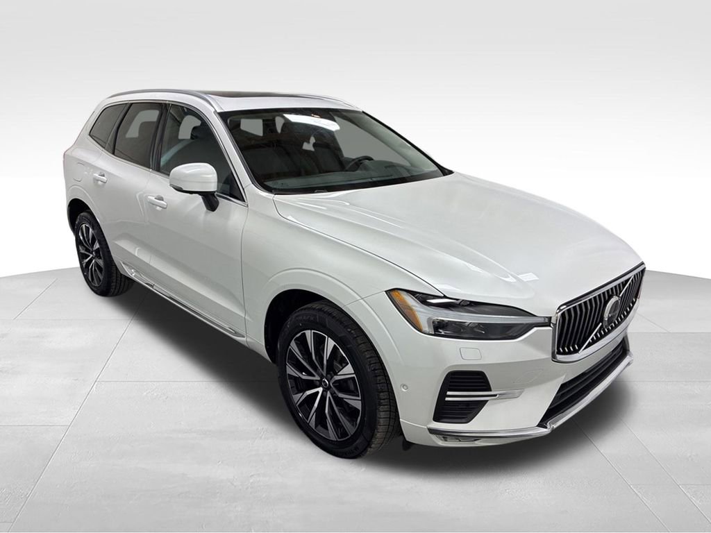 Used 2023 Volvo XC60 B5 Plus w/ Climate Package AWD/4WD image 4