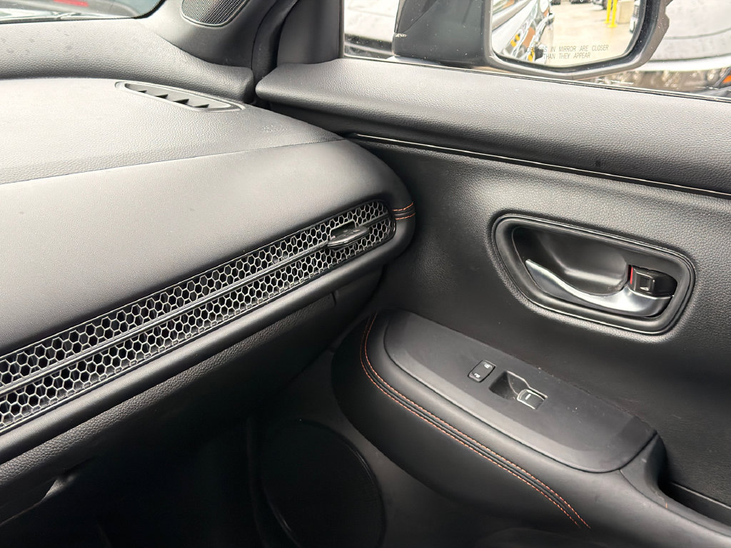Used 2025 Honda HR-V Sport image 31
