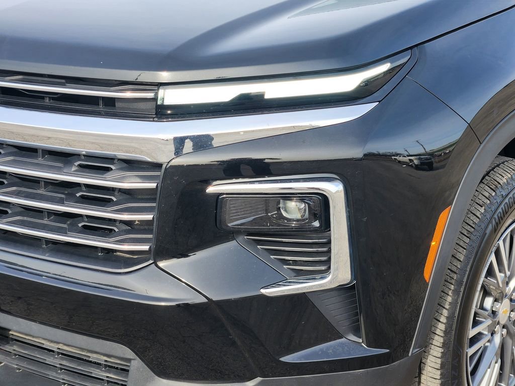 Used 2025 Chevrolet Traverse LT image 10