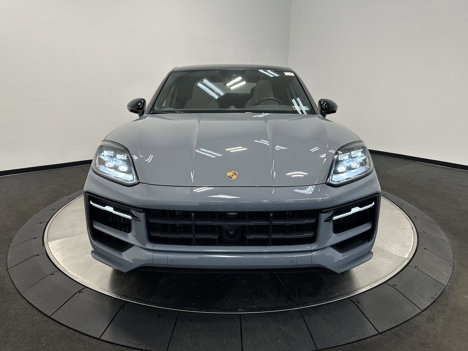 Certified 2025 Porsche Cayenne Coupe image 14