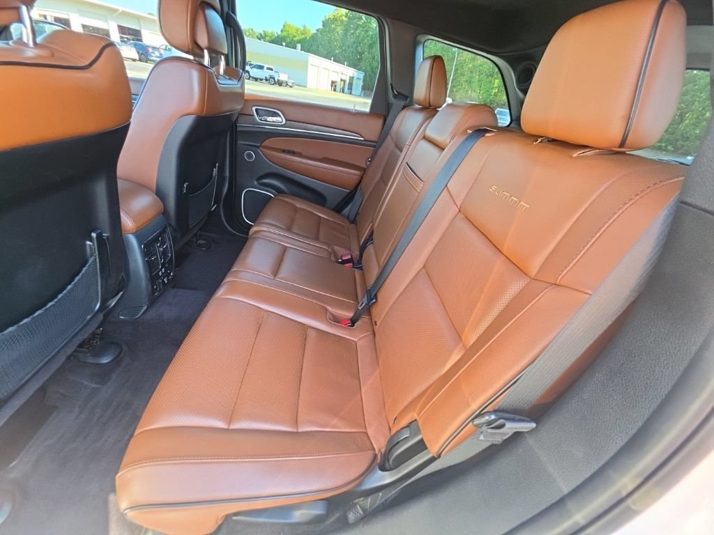Used 2018 Jeep Grand Cherokee Summit AWD/4WD image 17