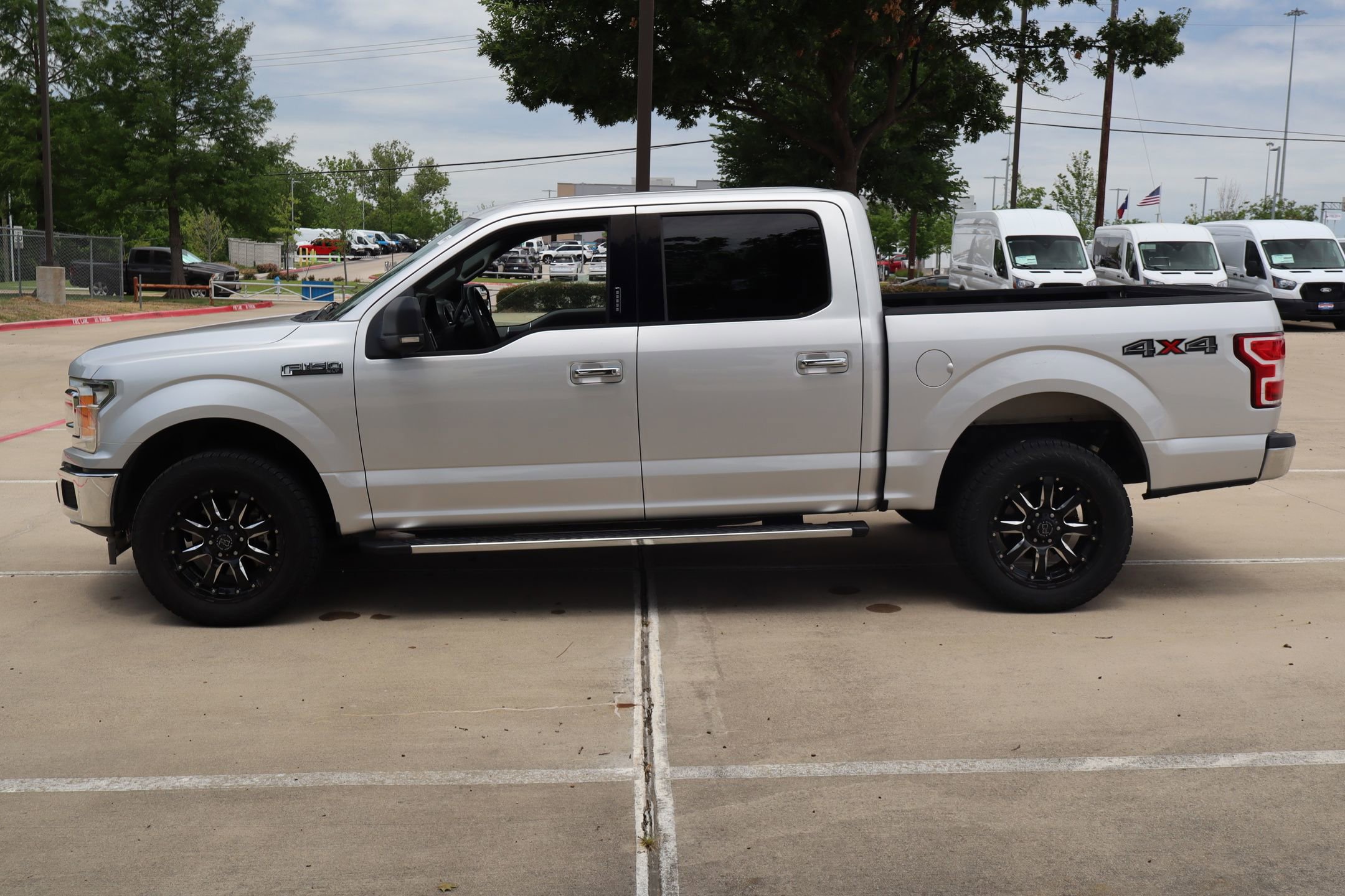 Used 2018 Ford F150 XLT w/ Equipment Group 302A Luxury AWD/4WD image 9