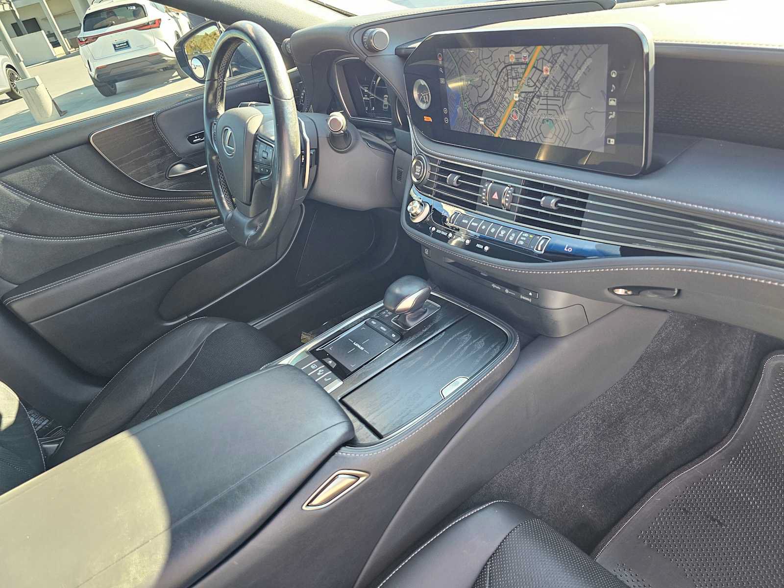 Used 2022 Lexus LS 500 w/ Cold Weather Package (CK) RWD image 11