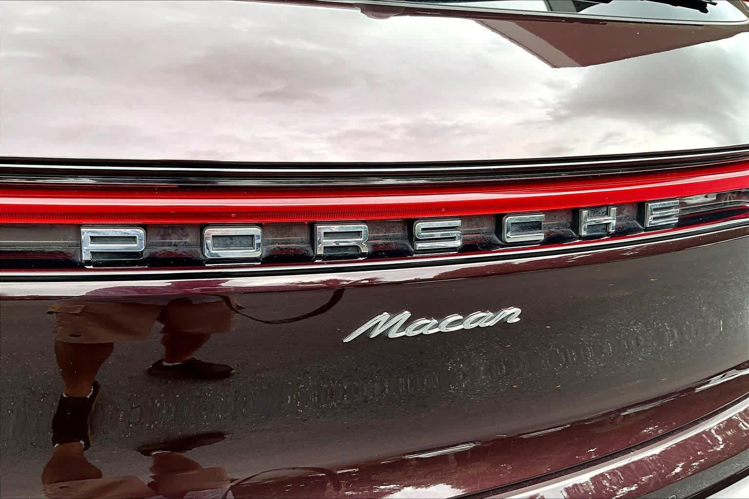 Used 2023 Porsche Macan AWD/4WD image 30